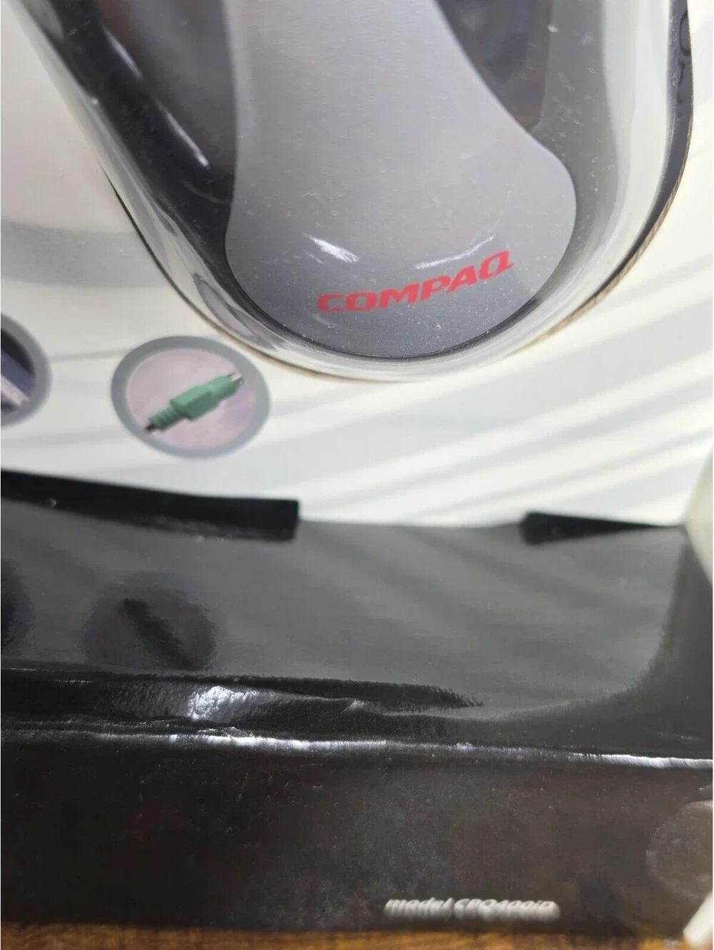 Compaq CPQ400iD 5-Button Wireless Optical Scroll Mouse